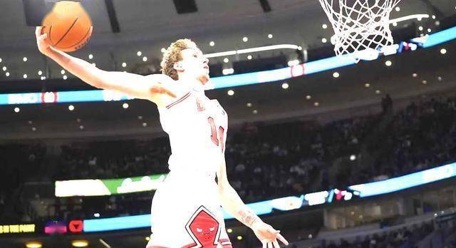 九游娱乐关于转折点！阿斯顿维拉篮板制胜；NBA季后赛今晨攻防权衡；球迷炸锅；阵容厚度经受考验的信息