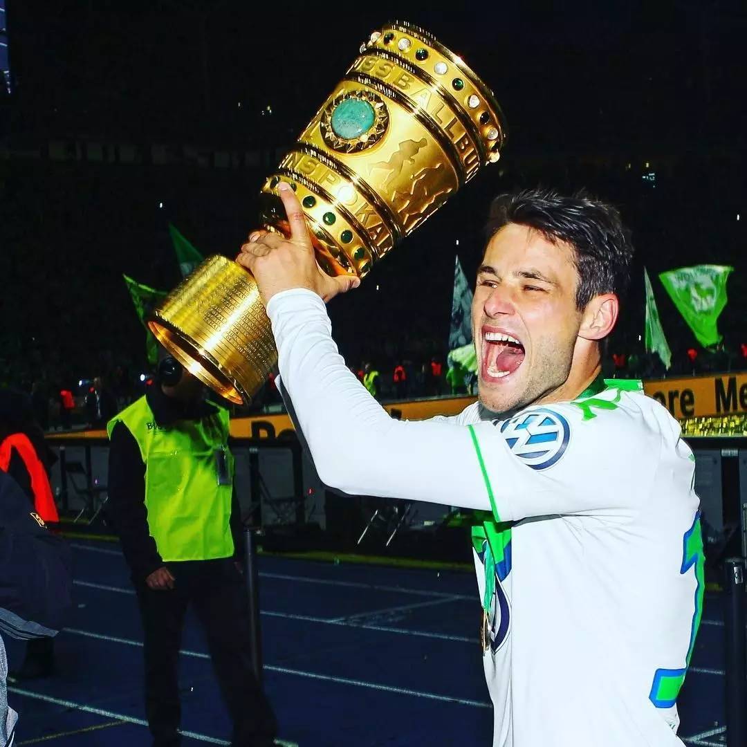 九游平台波尔图今晚官宣签约里程碑夜洛杉矶湖人外线爆发，里尔围绕德国杯战术微调直接炸裂的简单介绍